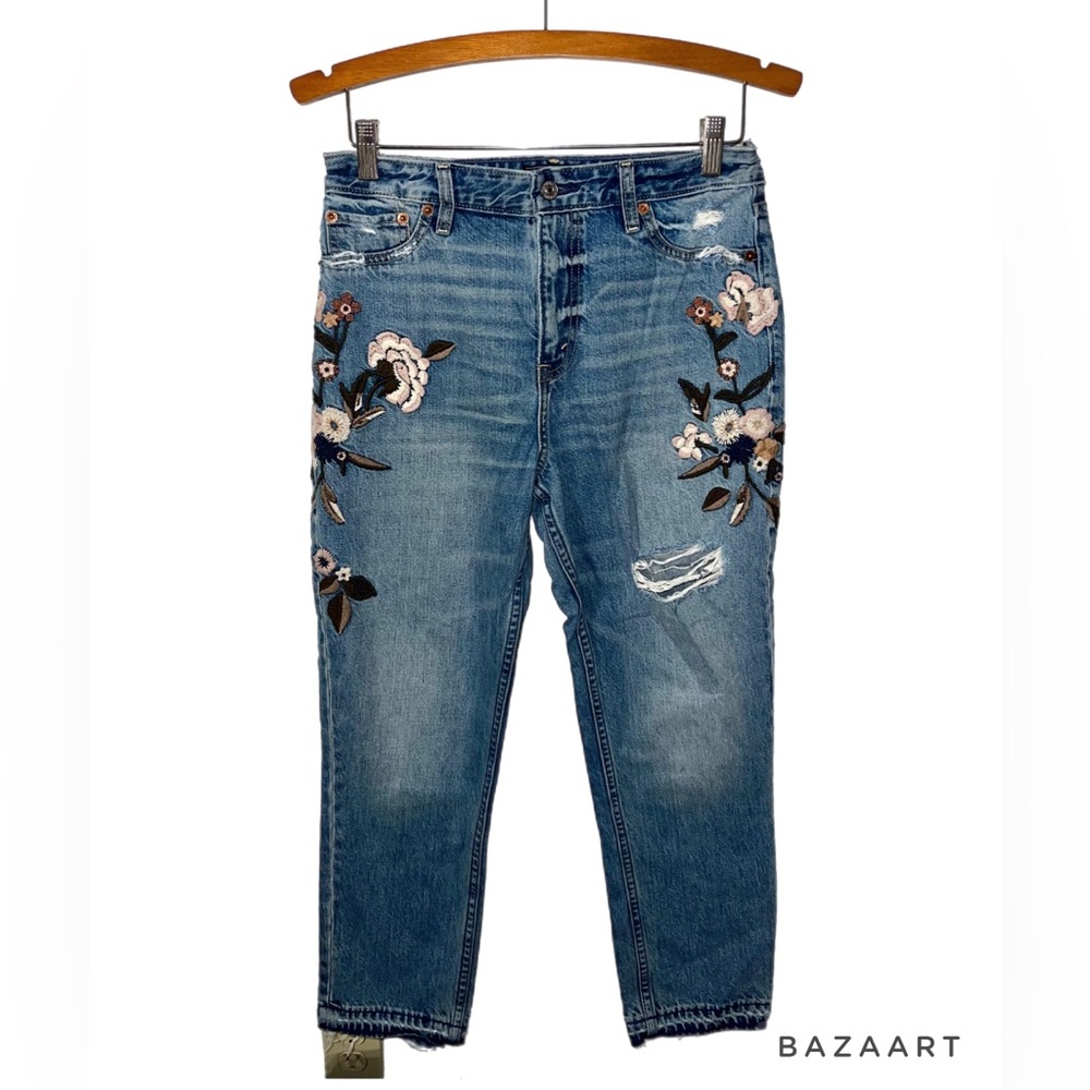 Abercrombie & Fitch High Rise Girlfriend Jeans